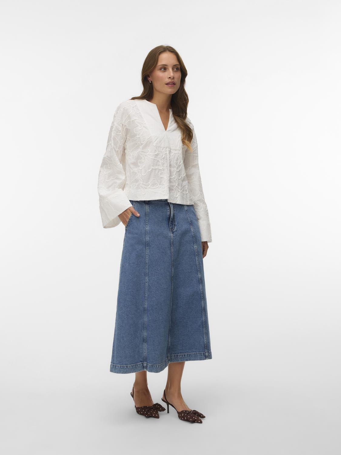 model_shot-front